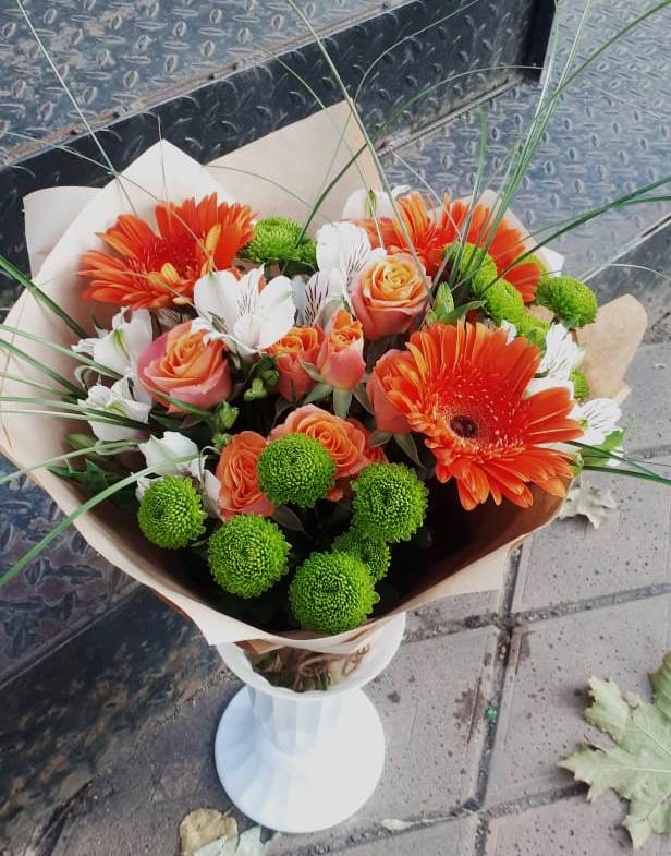 Букет цветов из: Герберы, Хризантемы, Альстромерии и Розы в Калининце