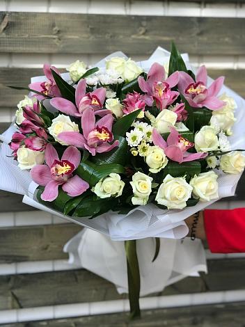 Букет цветов из: Розы и Хризантемы в Калининце