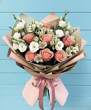 Букет цветов из:  Розы, Альстромерии и Лизиантусы в Калининце