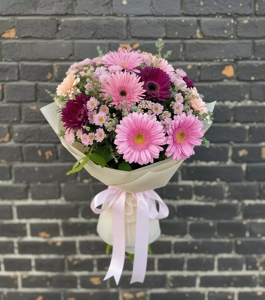 Букет цветов из: Герберы и Хризантемы в Калининце