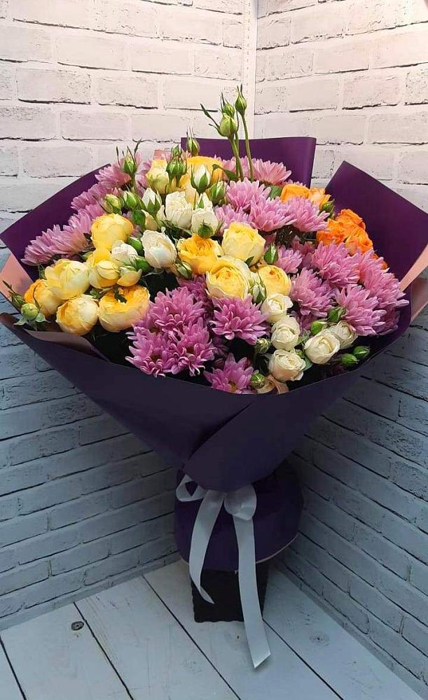 Букет цветов из: Хризантемы и Розы в Калининце