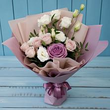 Букет цветов из:  Розы и Лизиантусы в Калининце