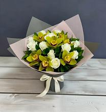 Букет цветов из:  Орхидеи и Розы в Калининце