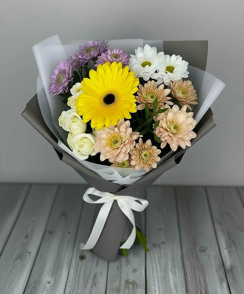 Букет цветов из: Розы, Герберы и Хризантемы в Калининце