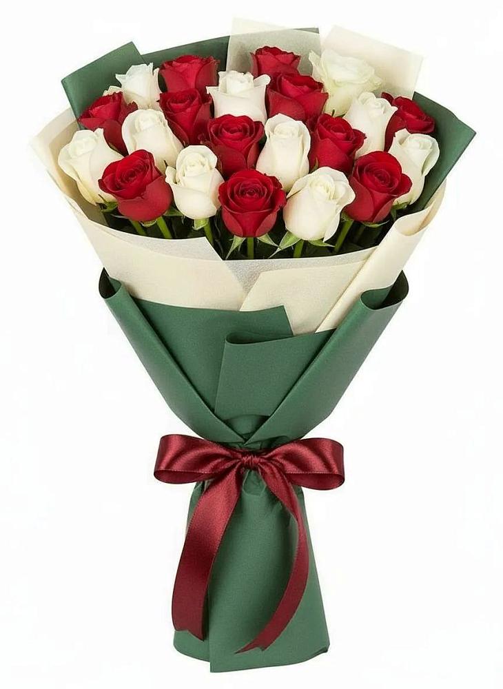 Букет Микс из красных и белых роз в Калининце