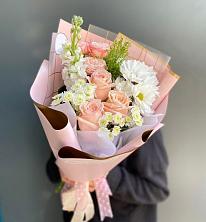 Букет цветов из:  Хризантемы и Розы в Калининце