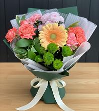 Букет цветов из:  Гвоздики, Розы, Герберы и Хризантемы #REPLACE_PRED# Калининце