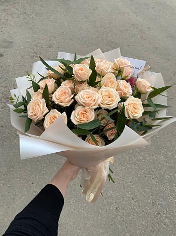 Букет Кремовые розы Латте в Калининце