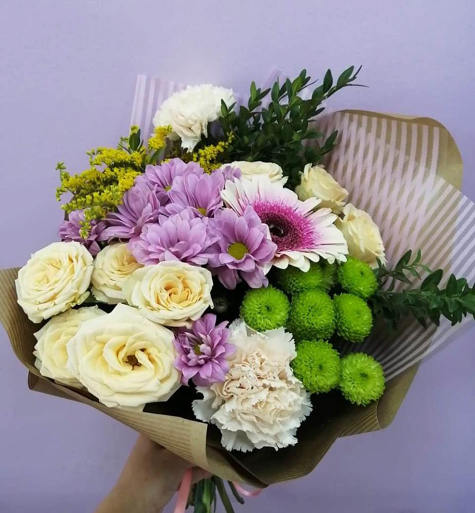 Букет цветов из: Хризантемы, Розы, Гвоздики и Герберы в Калининце