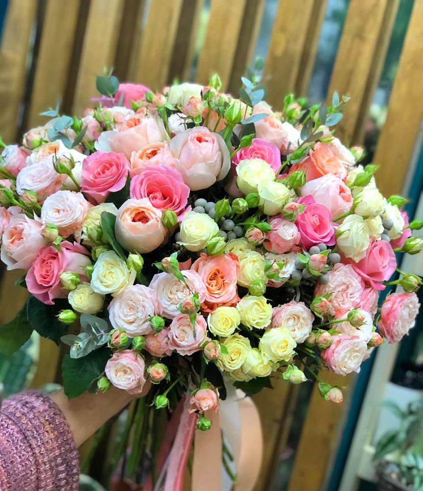 Букет цветов из: Розы в Калининце