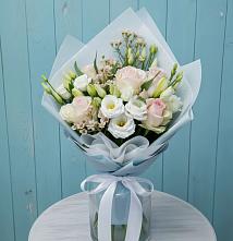 Букет цветов из:  Розы и Лизиантусы в Калининце
