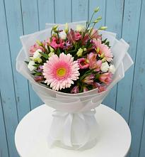 Букет цветов из:  Герберы, Альстромерии и Лизиантусы #REPLACE_PRED# Калининце