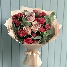 Букет цветов из:  Гвоздики и Розы в Калининце