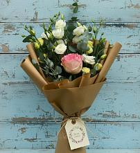 Букет цветов из:  Розы и Лизиантусы в Калининце