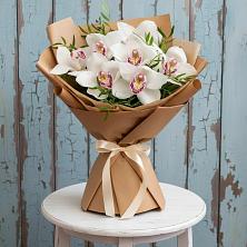 Букет цветов из:  Орхидеи и Розы в Калининце